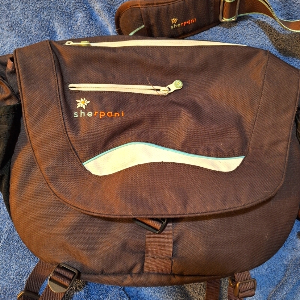 Sherpani Chocolate Brown Messenger Bag